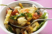 Bread salad with tomatoes and basil (Tuscany)
