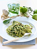 Spaghetti with spinach; garlic; green tomatoes
