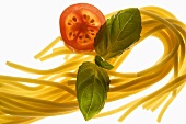 Spaghetti, tomato and basil