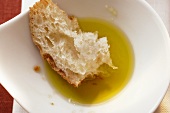 Olive oil with white bread