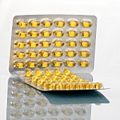 Vitamin-E-Kapseln in der Verpackung