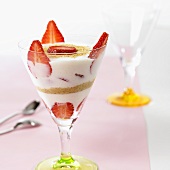 Muesli with strawberries and yoghurt