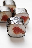 Maki-Sushi mit Thunfisch