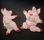 Two dancing pigs (for party)