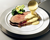 Roast beef with Béarnaise sauce