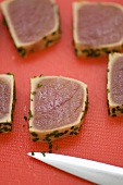 Tuna fillet with chives, in slices