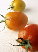 Three tomatoes (close-up)