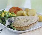 Tuna steak with vegetables