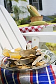 Clams with lemon and butter