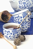 Blue and white patterned teaset (Asia)