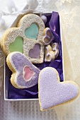 Assorted heart-shaped Christmas biscuits to give as a gift