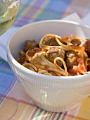 Linguine with meatballs and tomato sauce