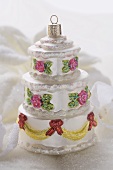 Christmas tree ornament (three-tiered cake)