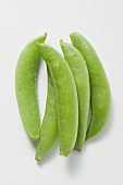 Several pea pods