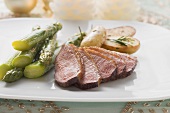 Duck breast with green asparagus and potatoes (Christmas)