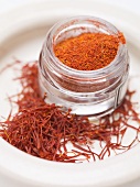 Saffron powder and saffron threads