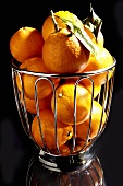 Ein Korb mit Orangen