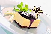 Cheesecake with blueberry sauce