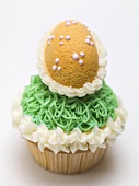 Cupcake and baked Easter egg