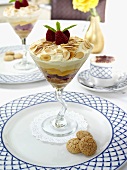 Mango-Himbeer-Trifle mit Amaretti
