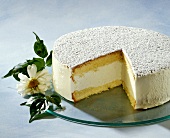 Sponge cake with cream cheese filling