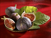 Fresh figs with leaves