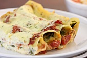 Cannelloni with feta and spinach