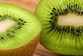 Two kiwi fruit halves (close-up)