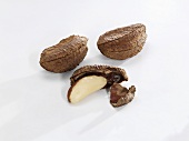 Brazil nuts, whole and cracked