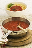 Tomato sauce for spaghetti