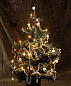 Englischer Weihnachtsbaum mit Knallb onbons