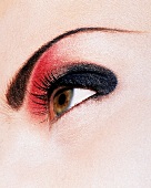 Geschminktes Frauen-Auge /close-up ( Geisha - Look )