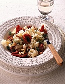 Pasta mit getrockneten Tomaten und Oliven