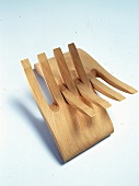 Auffüll-Gabeln aus Holz für Spaghett ineinander gestellt