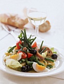 Salat Nicoise - Nizzasalat- mit Bohnen, Eiern, Tomaten, Sardellen