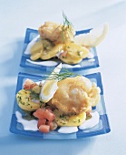 Seeteufelkrapfen auf Kartoffelsalat 