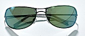 Sonnenbrille gelblich-gruen getoent 