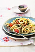 Spaghetti with squid and tomatoes