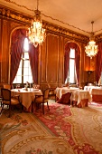 Vivaldi Restaurant Gaststätte Gaststaette im Schlosshotel im Grunewald in Berlin