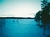 Lappland, Blick vom Wardshus Asele auf gefrorenen Fluß, Landschaft