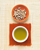 Omega-6-Fettsäuren, Sonnenblumenkerne und Traubenkernöl