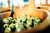 Oliven mit Knoblauch und Zwiebeln 