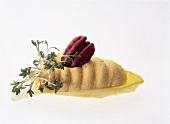 Chicorée-Snack mit cremiger Masse, Pekannuß und Kresse, Häppchen