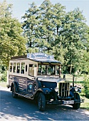historischer Bus des Lübbener Hofs für Ausflüge, Spreewald