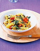 Pasta, Fusilli mit GorgonzolaSpinat-Sauce, Pinienkerne