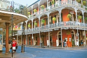 Typische Fassade eines Stadthauses in der Altstadt von New Orleans