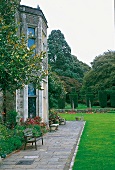 Das Hotel "Miskin Manor" mit Garten bei Llantrisant in Wales