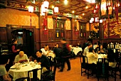 Traditionsrestaurant "Mei Long Zhen" mit Gästen, Shanghai