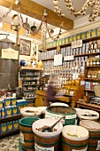 Moulin a Huile Alziari olive oil extra vergin Nicolas Alziari Geschäft