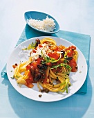 Spaghetti mit Kapern-Tomatensoße 